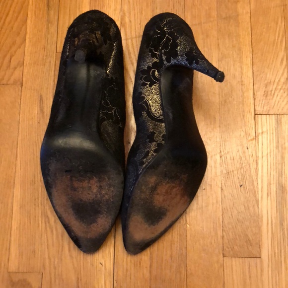 Stuart Weitzman Vintage Black & Gold suede heels - Picture 6 of 6